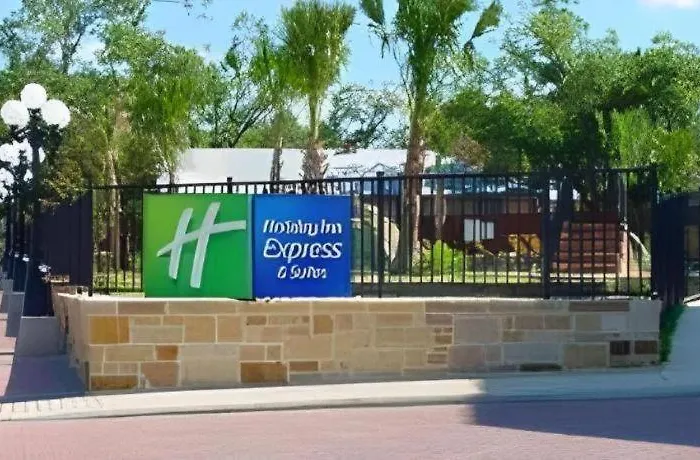 Holiday Inn Express & Suites Fredericksburg By Ihg